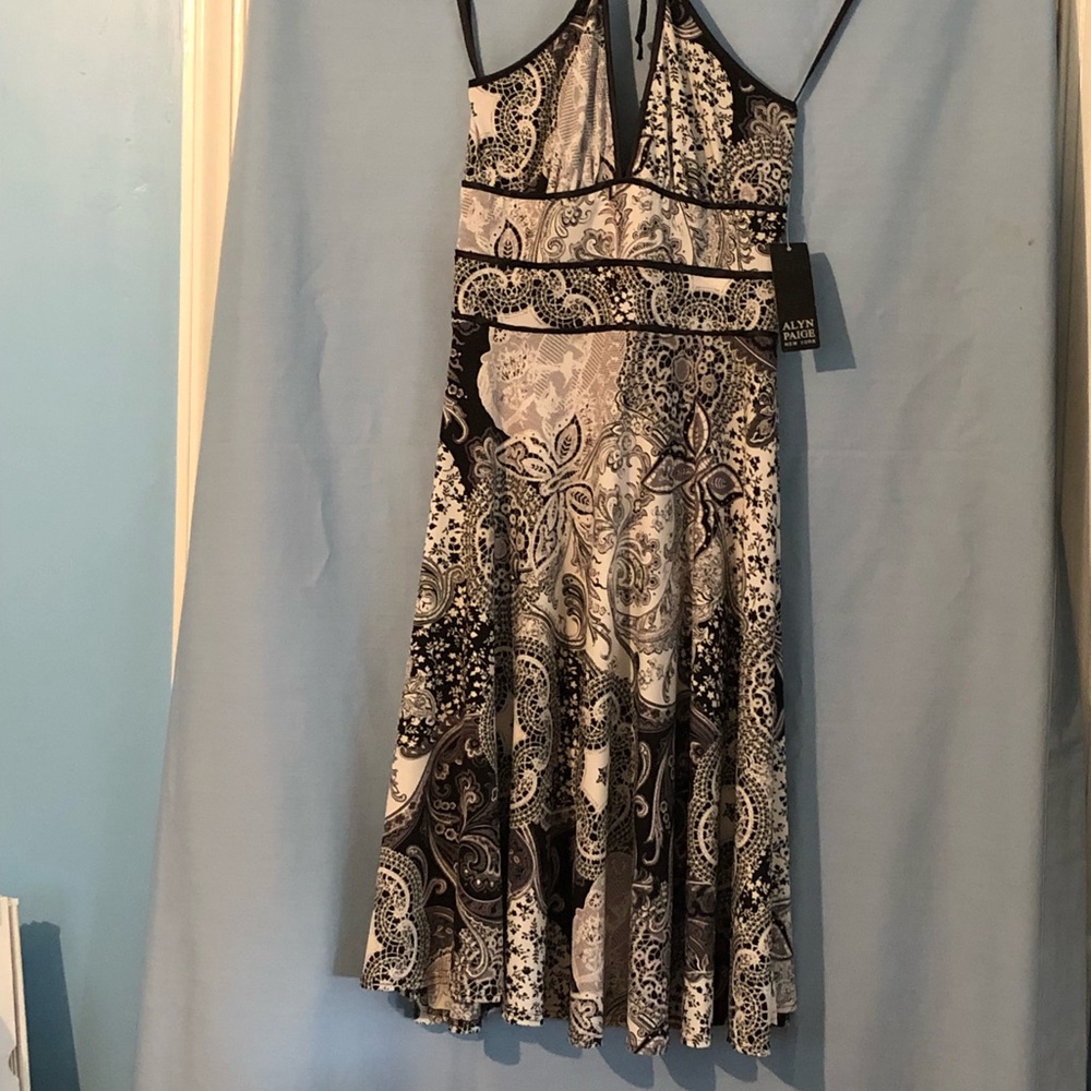 Alum Paige Black/White halter dress NWT Size Small